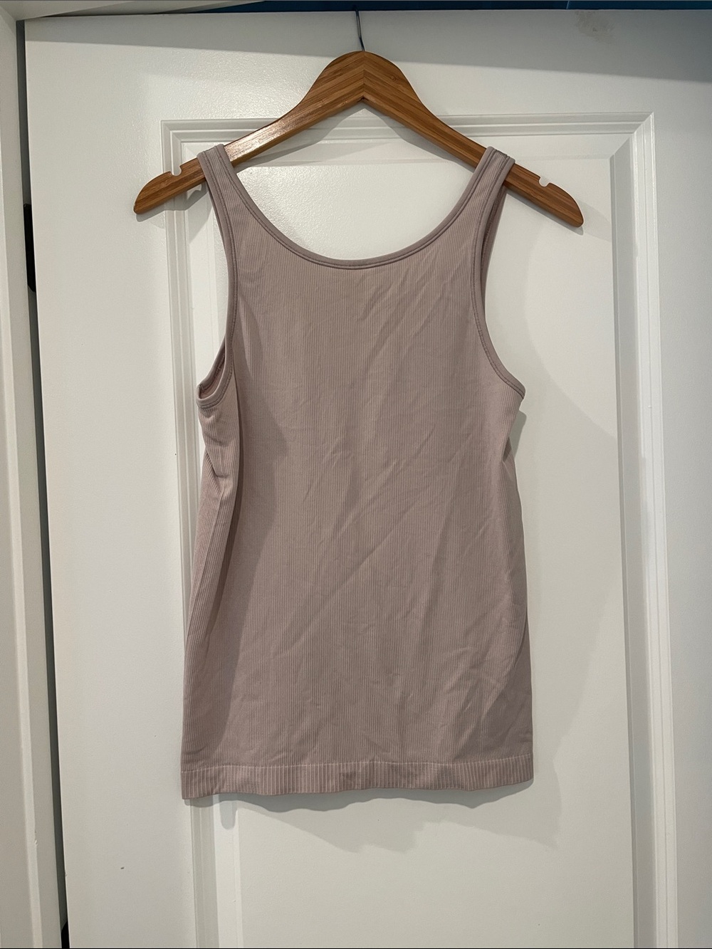 Lululemon Ultra-Soft Ribbed Scoop-Neck Tank Top mauve size 4